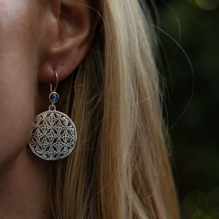 round drop earring with gate like pattern from Windsor Collection 2008