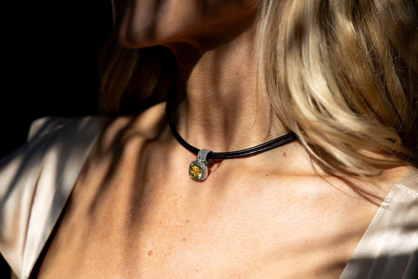 Pendant Necklace – Oro Verde Quartz (Uluru 2003)